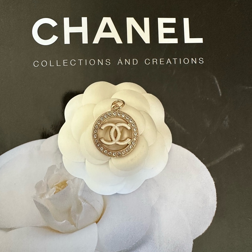 Chanel Zipper Pull Gold Tone Crystal Large Charm - Picture 5 of 5